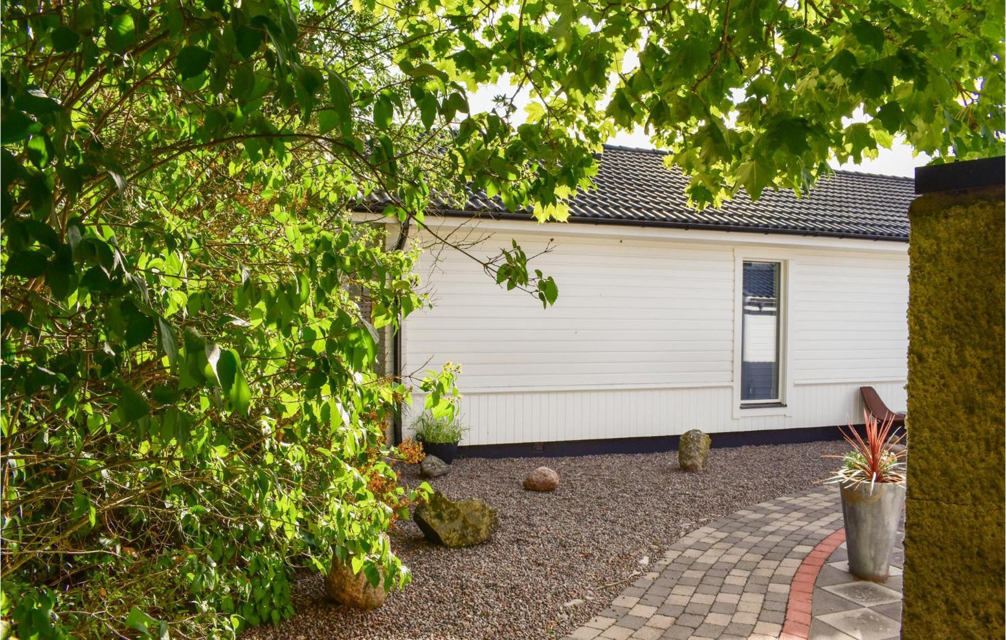 Gorgeous Home In Borgholm With Wifi Экстерьер фото